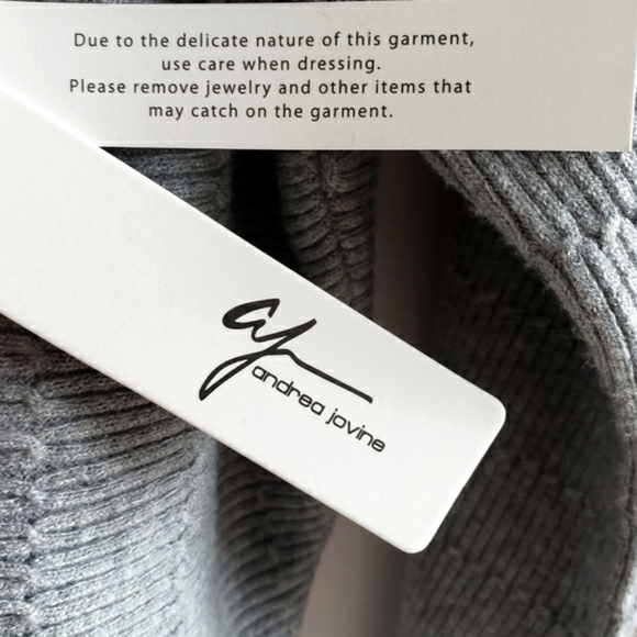 Andrea Jovine Grey Cropped Long Sleeve Lightweight Ultra Soft Structure Fit W-L - Picture 7 of 8